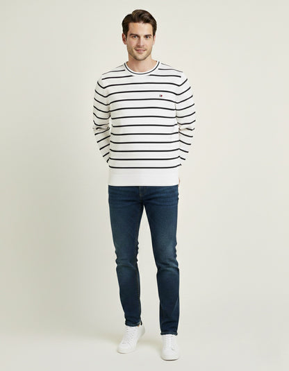 Pull TH ajusté à col ras-du-cou